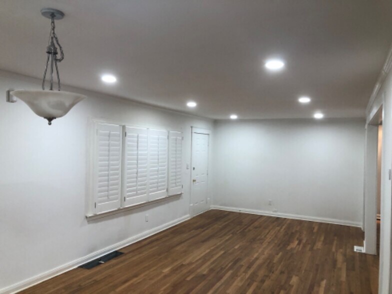 Building Photo - 1189 Clearview Dr NE