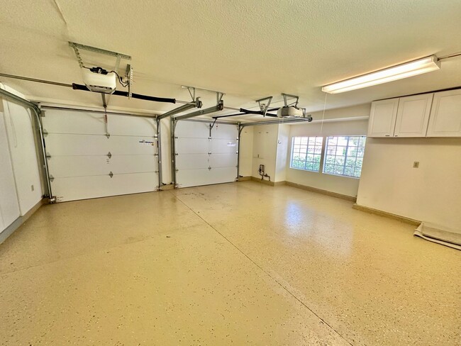 Building Photo - Beautiful Home in Gated Community of Los R...