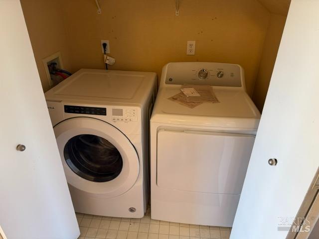 Building Photo - 739 Lotz Way