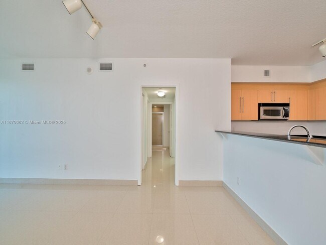 Building Photo - 325 S Biscayne Blvd
