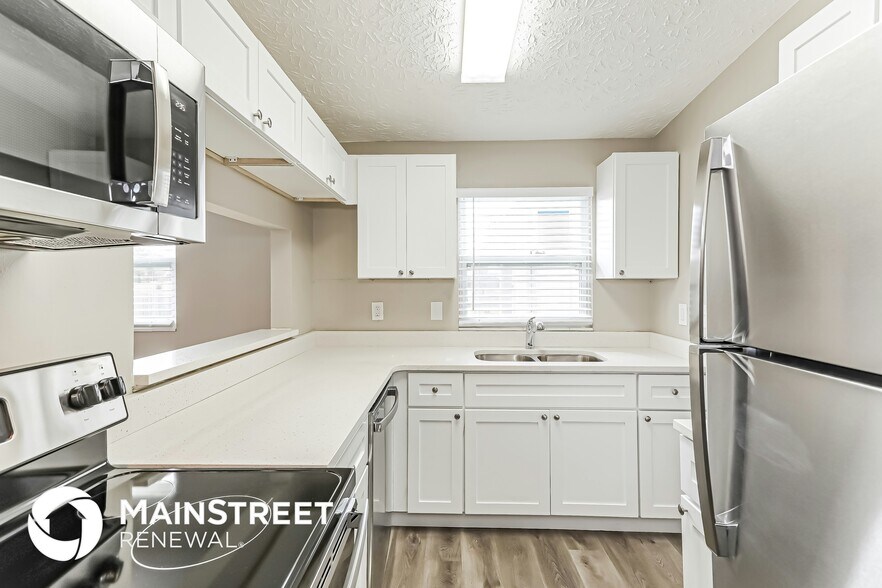 Building Photo - 885 Westgate Dr