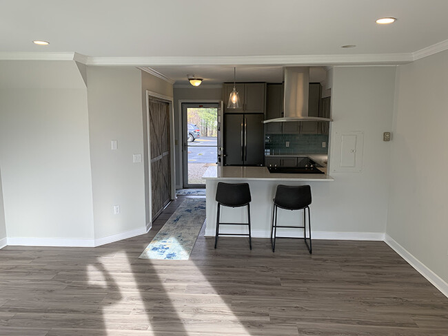 Building Photo - 63 Back Cove Est