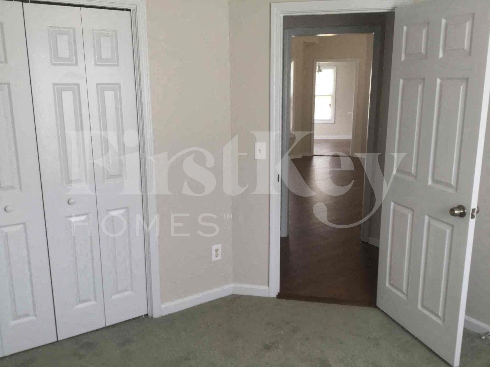 Building Photo - 4816 Clove Dr SW
