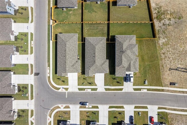 Building Photo - 224 Kickapoo Ln