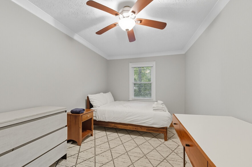Building Photo - 4541 Coopers Creek Pl SE