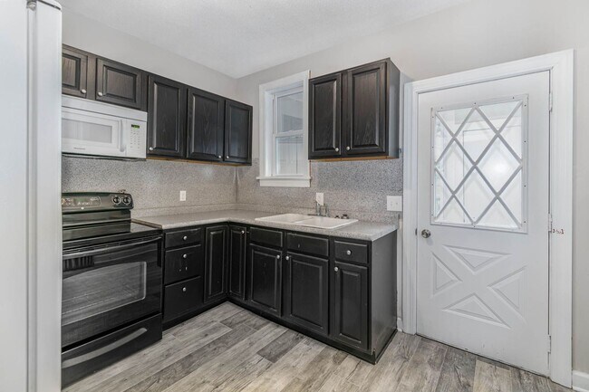 Building Photo - 3 Bedroom 1 Bathroom home in Harrisburg, PA