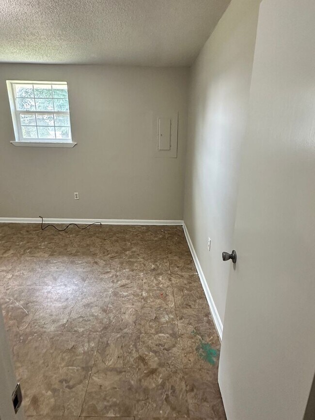Building Photo - 63 Groner St