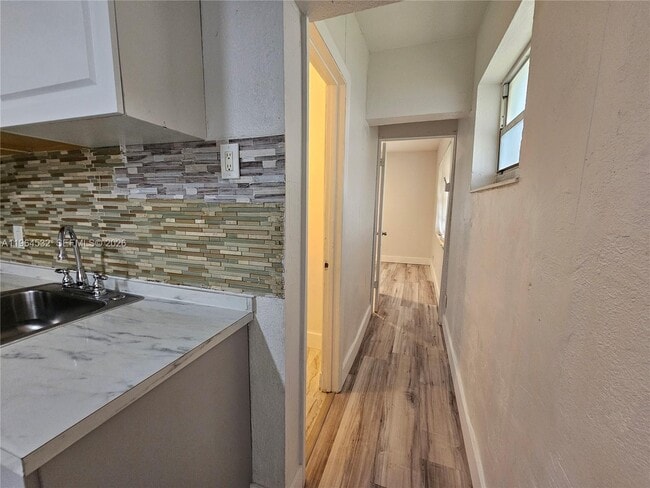 Building Photo - 1727 Fletcher St