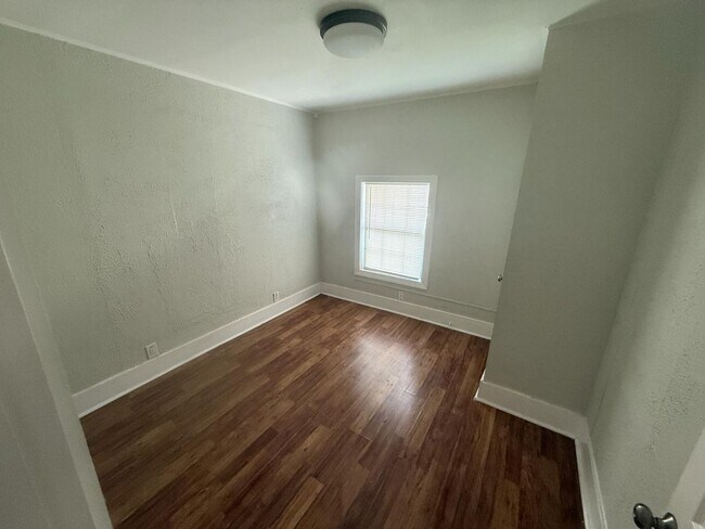 Building Photo - 4195 Chaison Ave