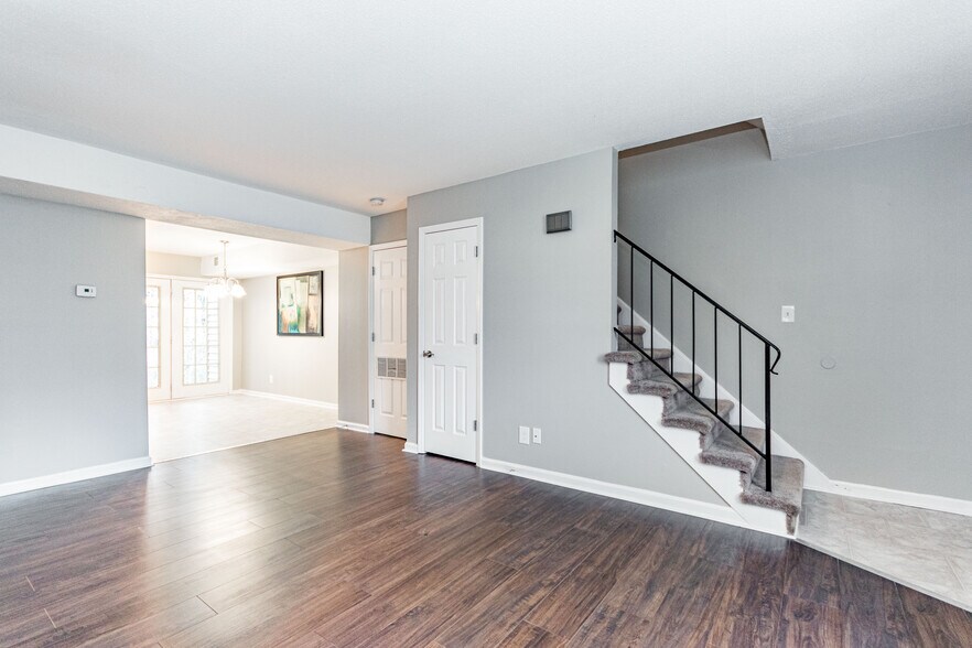 Building Photo - 4704 Blue Bird Court