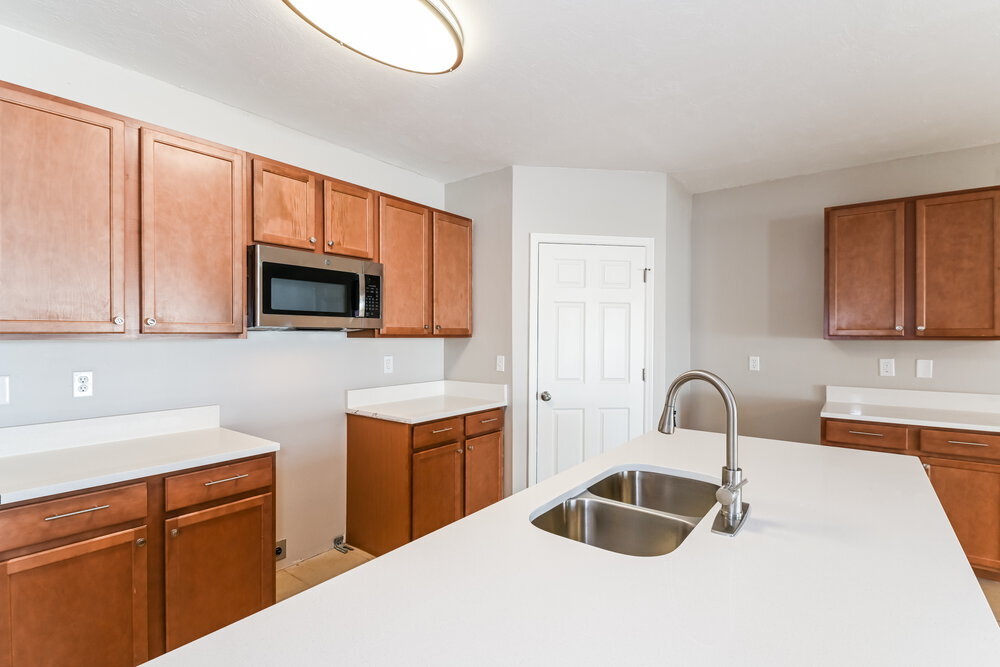 Building Photo - 4406 SW 15th Ave