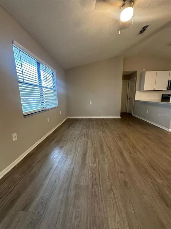 Building Photo - 147 Almond Rd