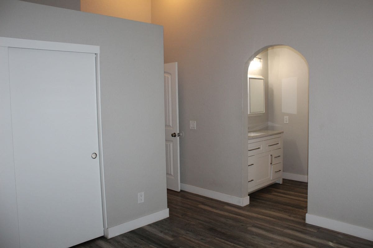 Building Photo - 2229 Rose Ave