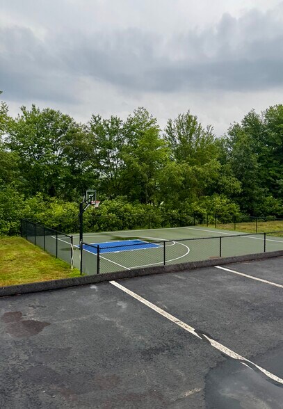 Building Photo - 6 Thayer Pond Dr