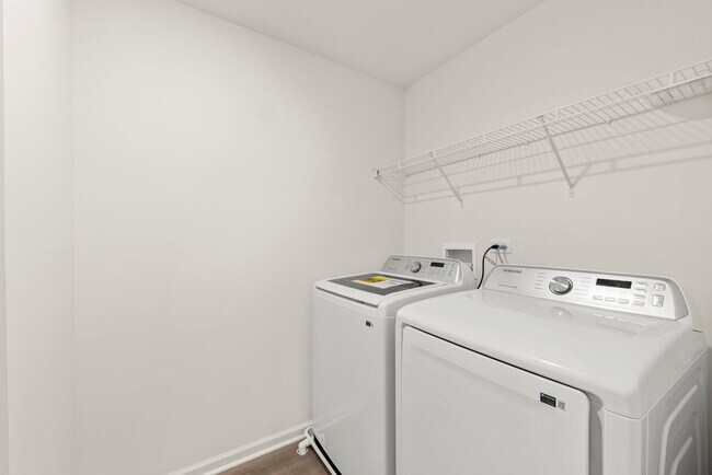 Building Photo - 13713 Sanibel St