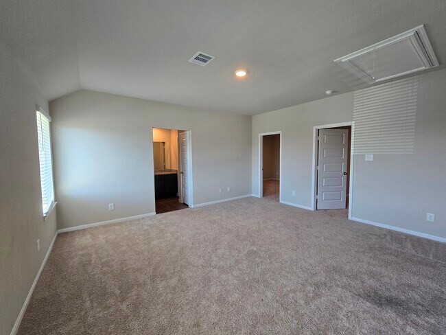 Building Photo - 13703 Mariah Dr