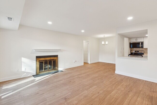 Building Photo - 517 Old Forge Crossing