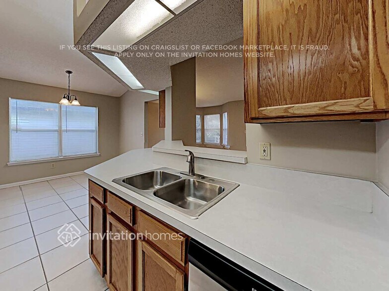 Building Photo - 1724 Chandelier Cir W
