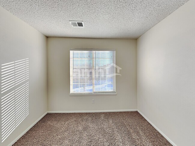 Building Photo - 411 Grey Swallow St