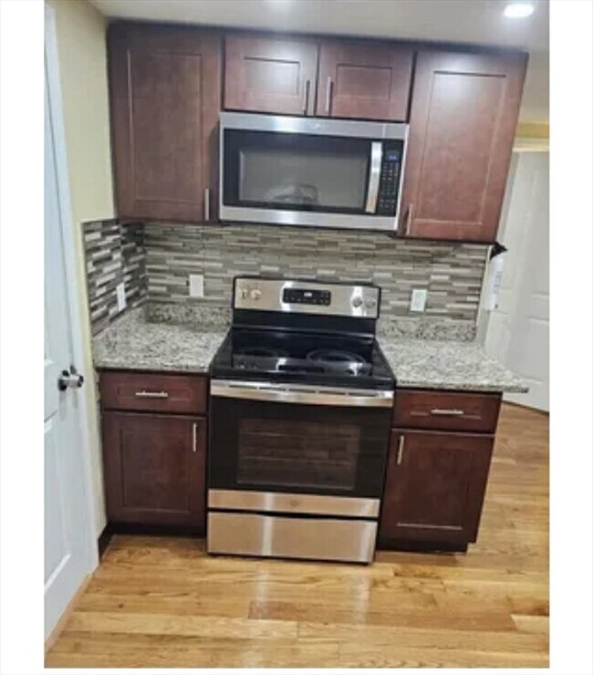 Building Photo - 44 Milton St