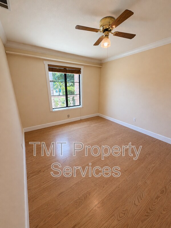 Building Photo - 930 Graywood Cir