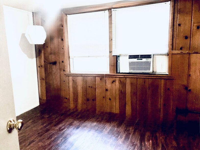 Building Photo - 705 Morningside Dr