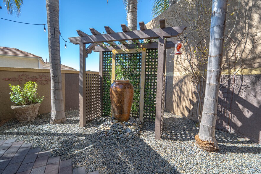 Building Photo - 27887 Skycrest Cir