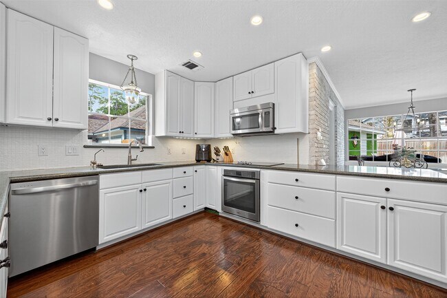 Building Photo - 3602 Blue Cypress Dr