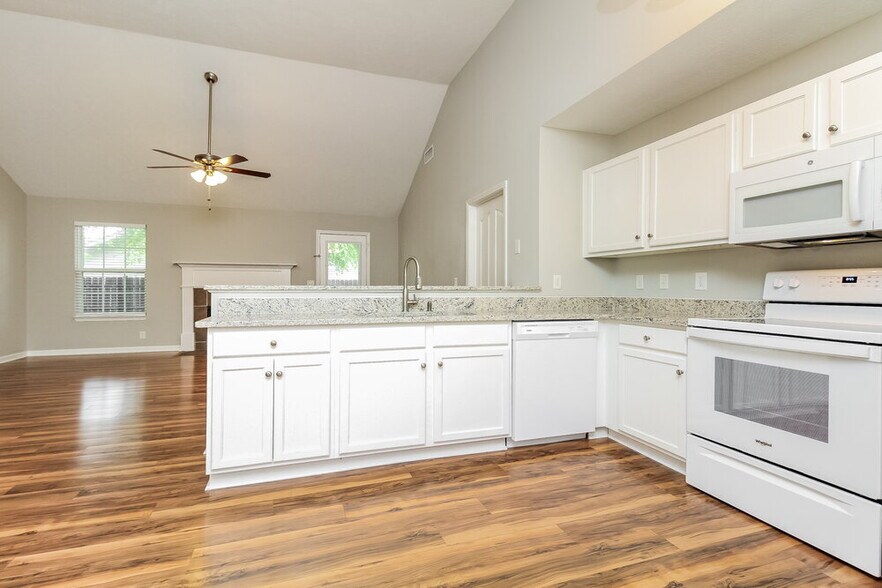 Building Photo - 1339 Macduff Dr