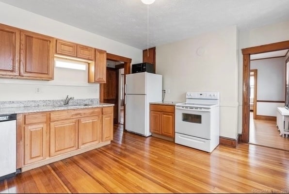 Building Photo - 19 Kingston St