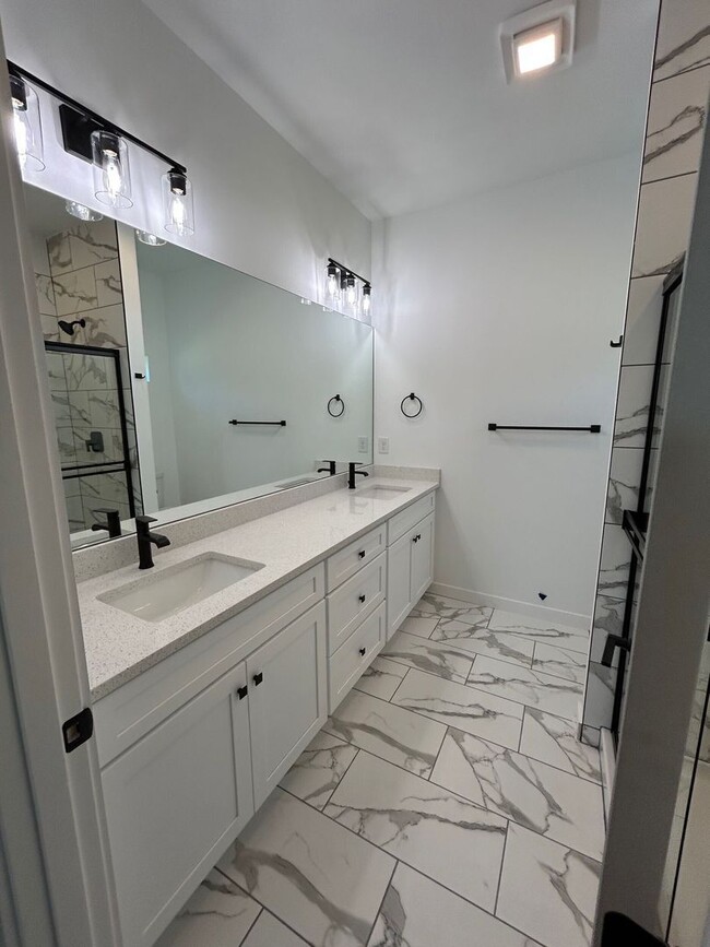 Building Photo - 12232 Newgate Ave