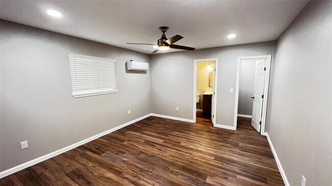 Building Photo - 141 Sendero Blvd