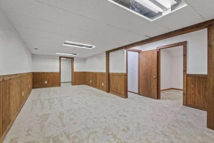 Building Photo - 833 Tyrol Ln