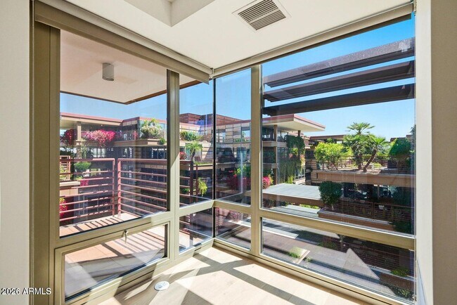 Building Photo - 7131 E Rancho Vista Dr