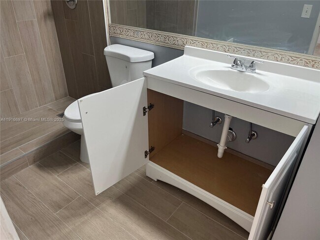 Building Photo - 9722 NW 6th Ln