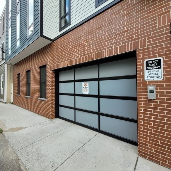 Building Photo - 49 Rogers St