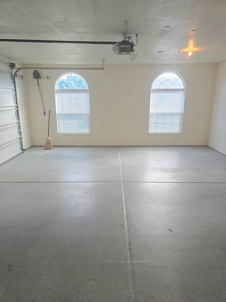 Building Photo - 1335 Monument Ct