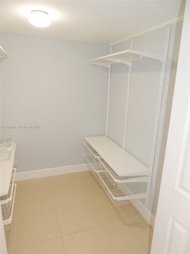 Building Photo - 1152 99th St