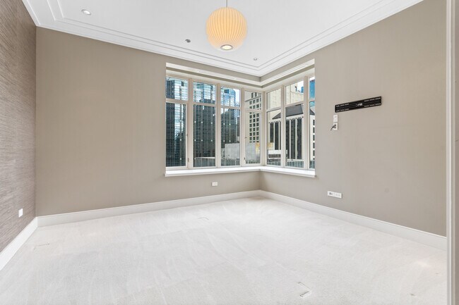 Building Photo - 118 E Erie St