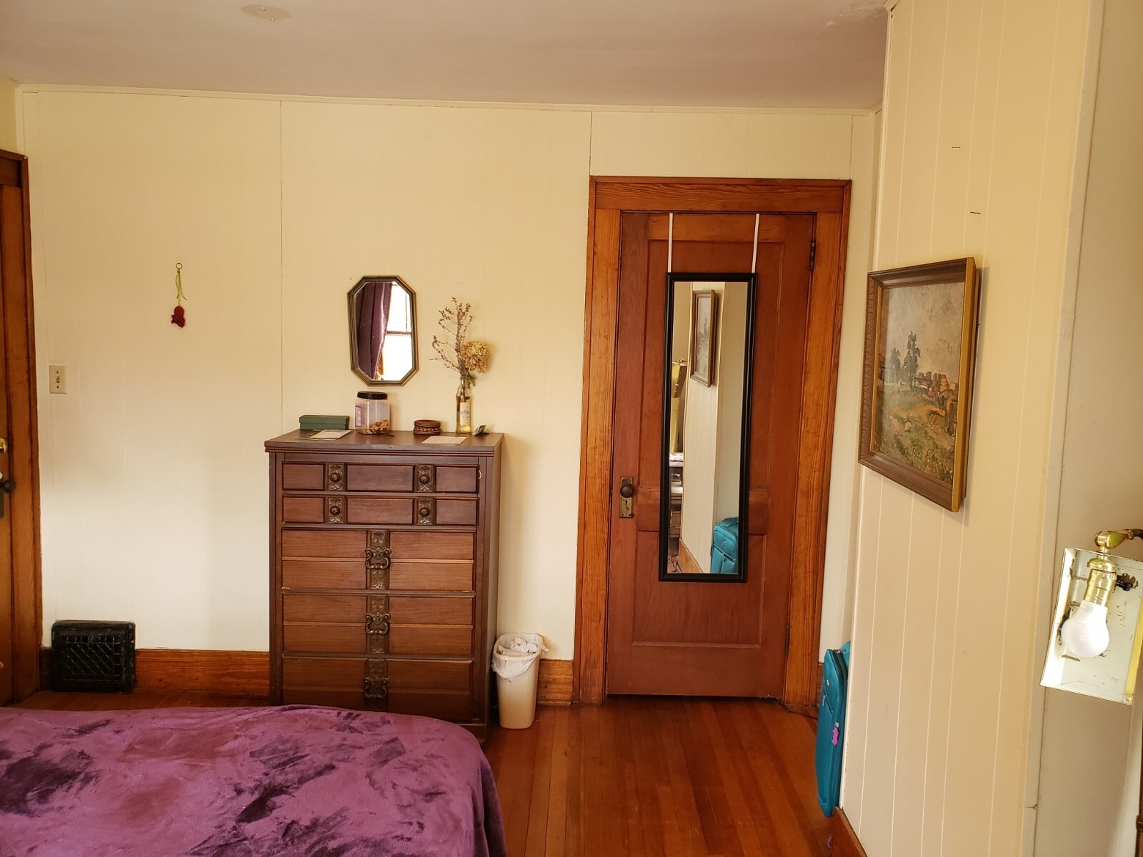 Building Photo - 613 E College St