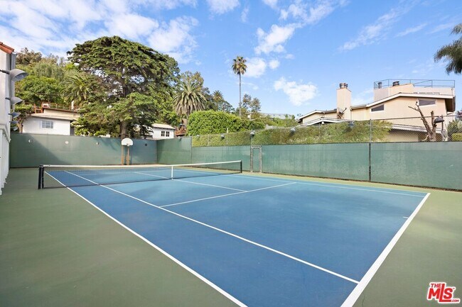 Building Photo - 311 Amalfi Dr