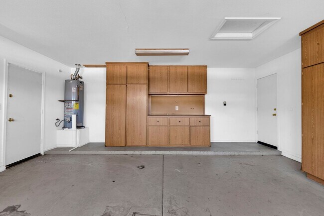 Building Photo - Lovely 3 bed / 2.5 bath Home in the Power ...
