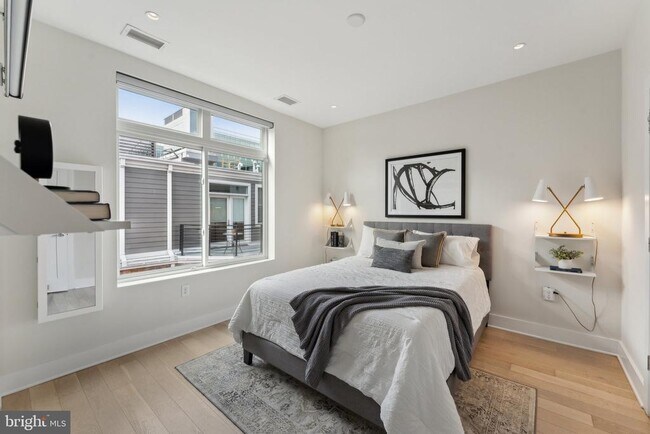 Building Photo - 1745 N St NW