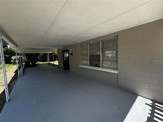 Building Photo - 1610 Crest Ave