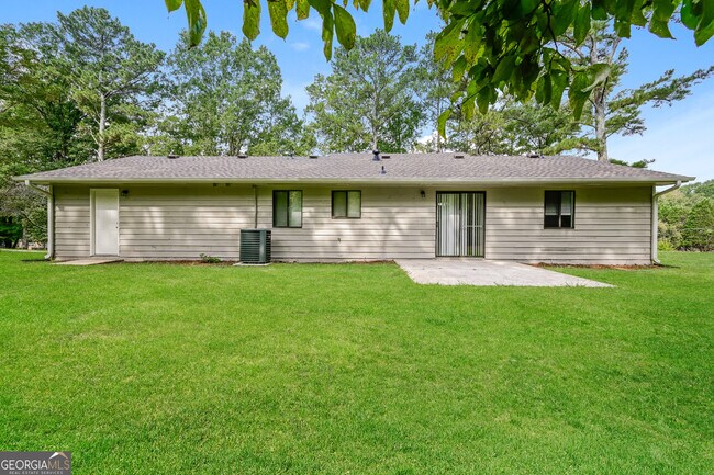 Building Photo - 2140 Teri Ln SE