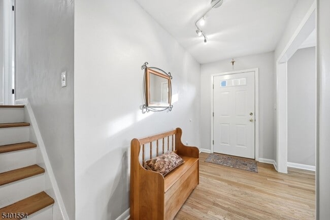 Building Photo - 58 Dogwood Rd