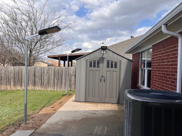 Building Photo - 1521 Brookleaf Dr