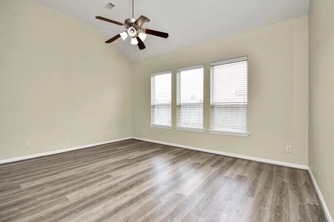 Building Photo - 6315 Bain Dr