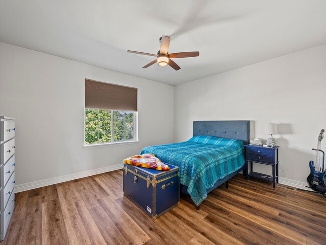 Building Photo - Spacious 3 Bed 2.5 Bath in Cheyenne Availa...
