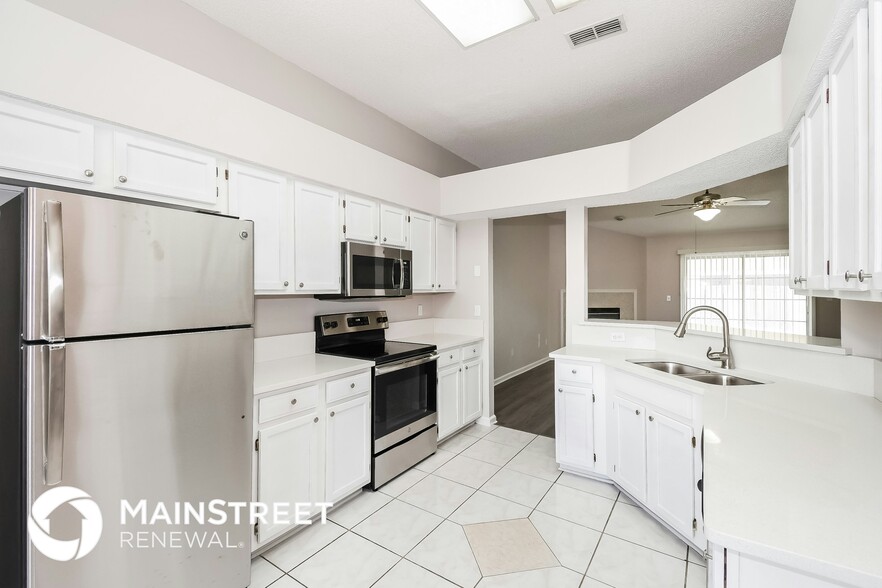 Building Photo - 13006 Staffordshire Dr S